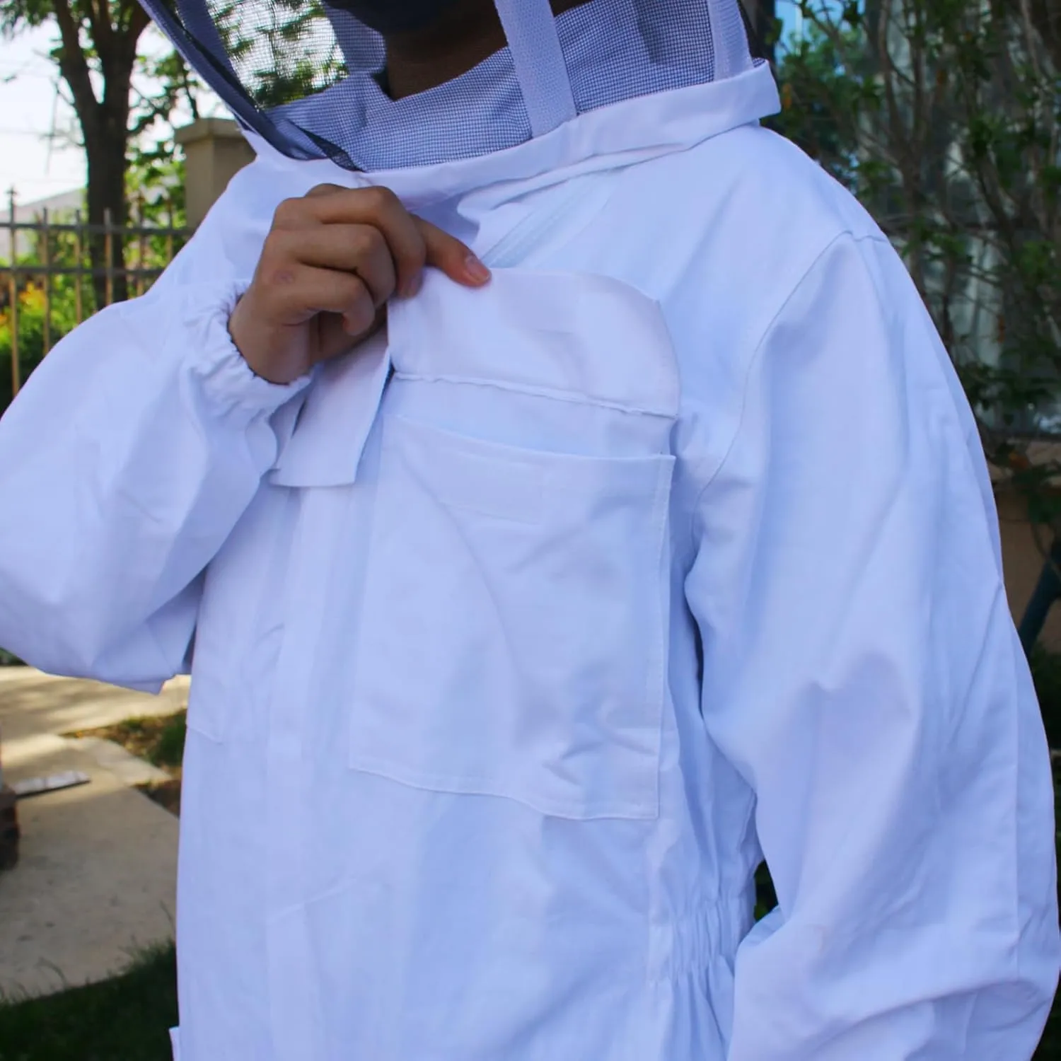 Bee Suits for Men&Women Sting Proof,Bee Keeper Suit for Men,Beekeeper Suit,Bee Protective Gear,Ventilated Bee Suit. (White, XL)