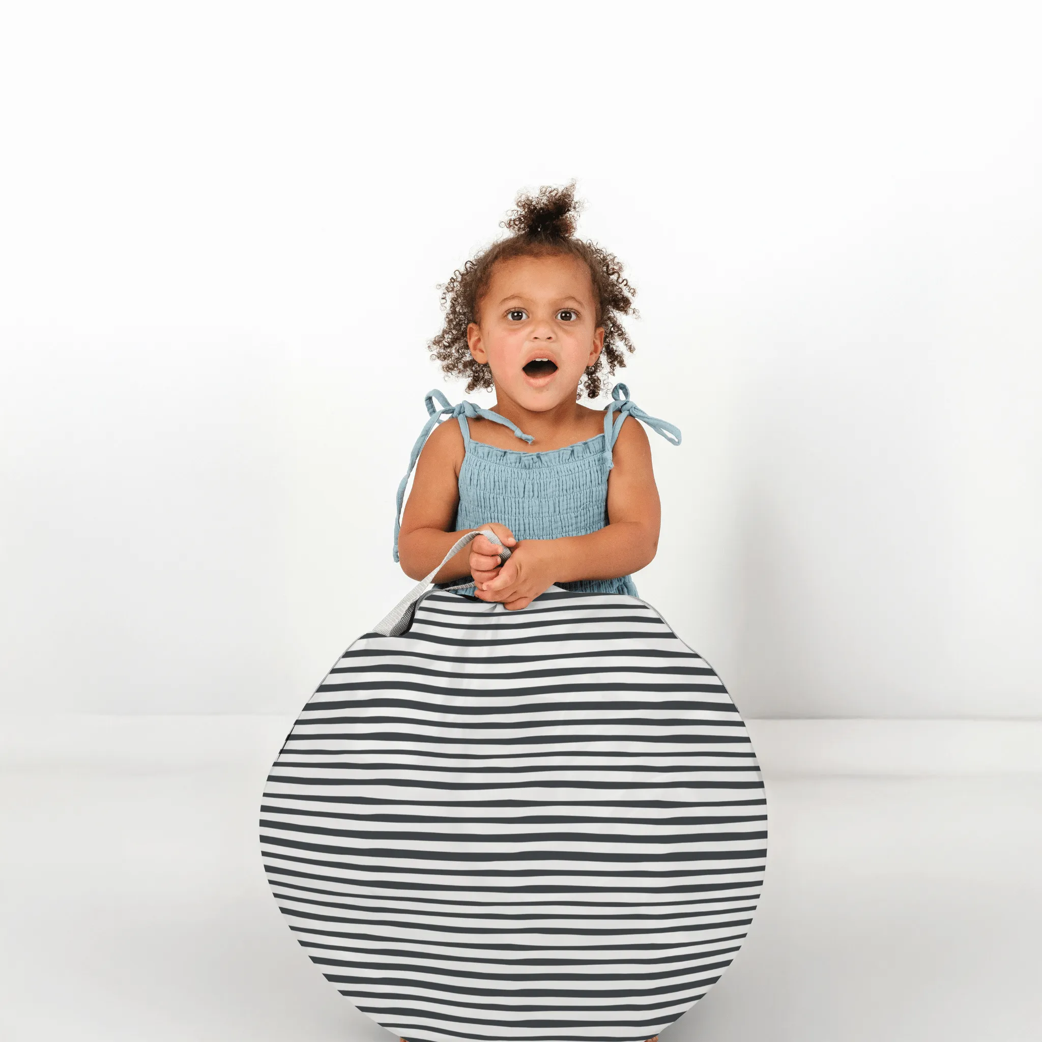 Bold Stripe Play Tent