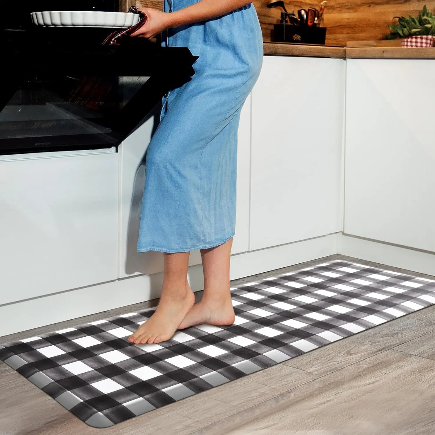 FRESHMINT Farmhouse Kitchen Mat 0.47" Thick 17.3"x60" Anti-Fatigue Cushioned Kitchen Mats for Floor Waterproof Non Slip Comfort Standing Mat Long Rug for Decor Sink Office, Buffalo Plaid Black
