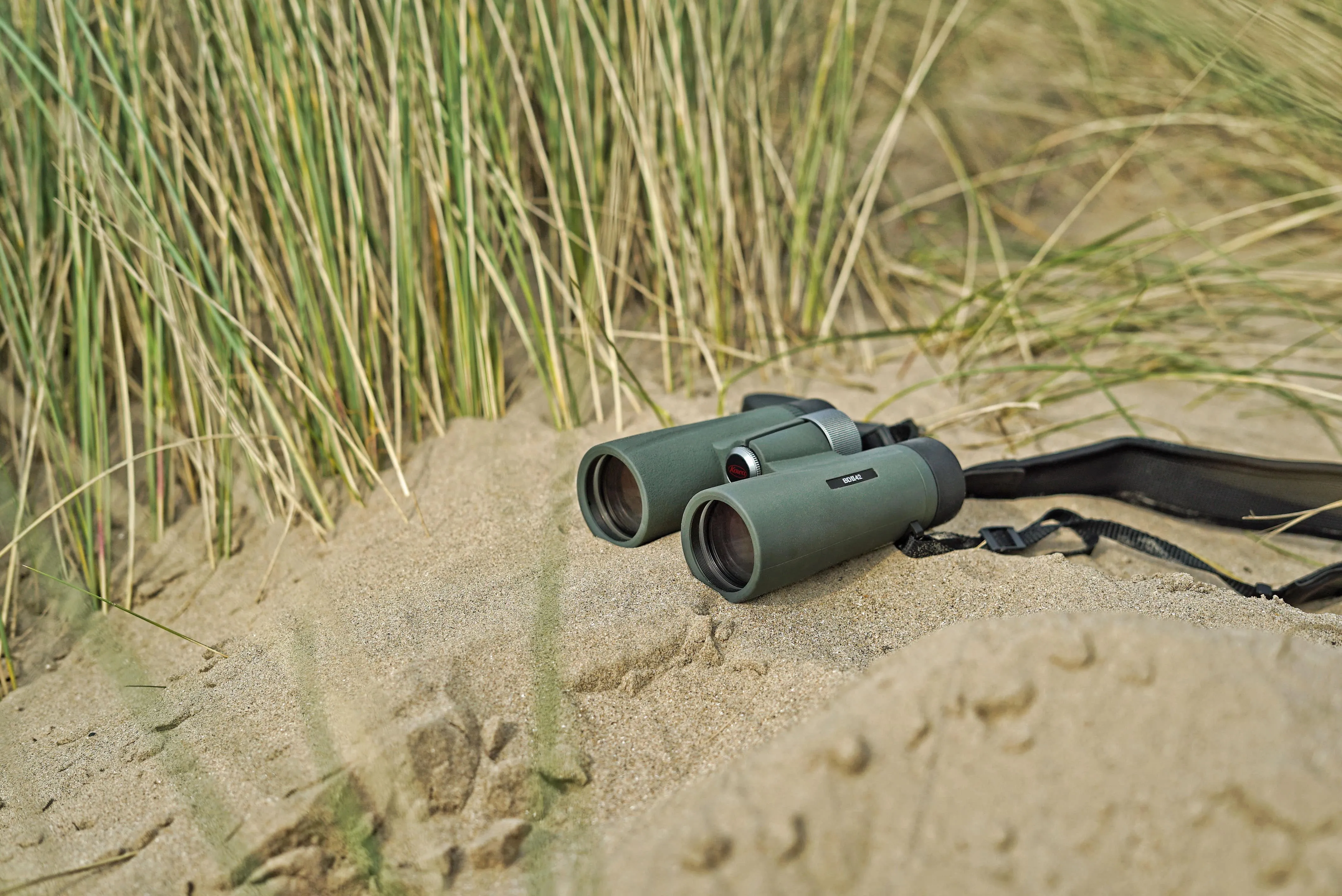 Kowa BDII-XD 8x42mm Prominar Roof Prism Wide Angle Binocular