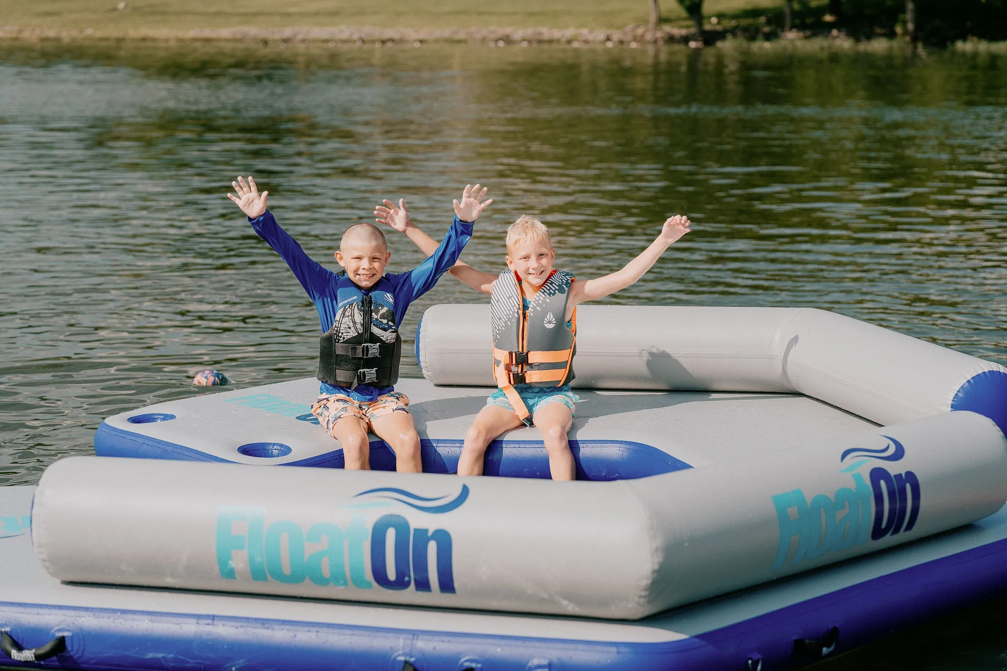 The Hangout Inflatable Water Mat